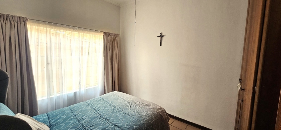 To Let 3 Bedroom Property for Rent in Safari Gardens North West